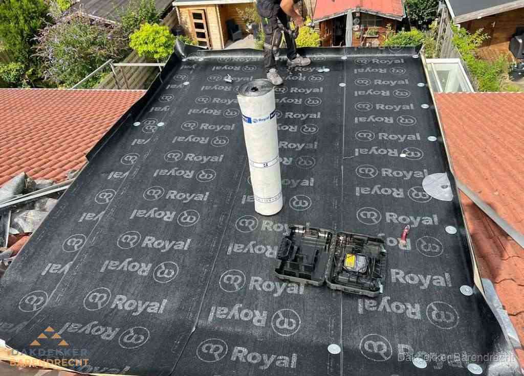 Dakrenovatie met Royal onderdak op plat dak in Barendrecht